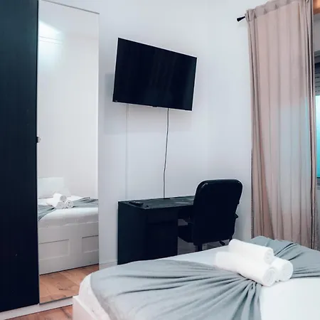 Alameda בית הארחה